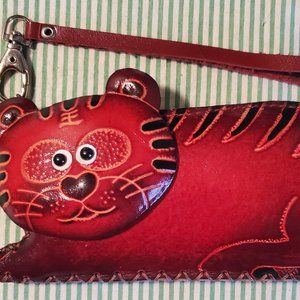 ﻿Brown Leather Cat Pouch w Zipper & Strap